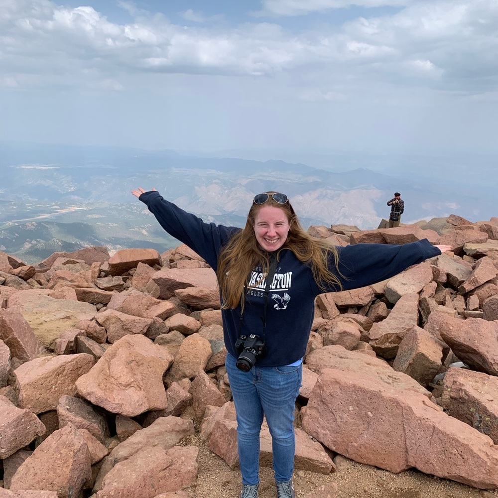 Meet your Posher, Alexandra!